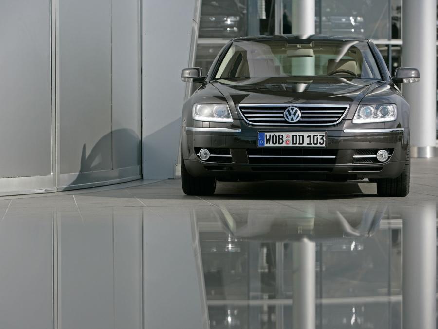  Volkswagen Phaeton V8 2007 года  (фото 16 из 23)